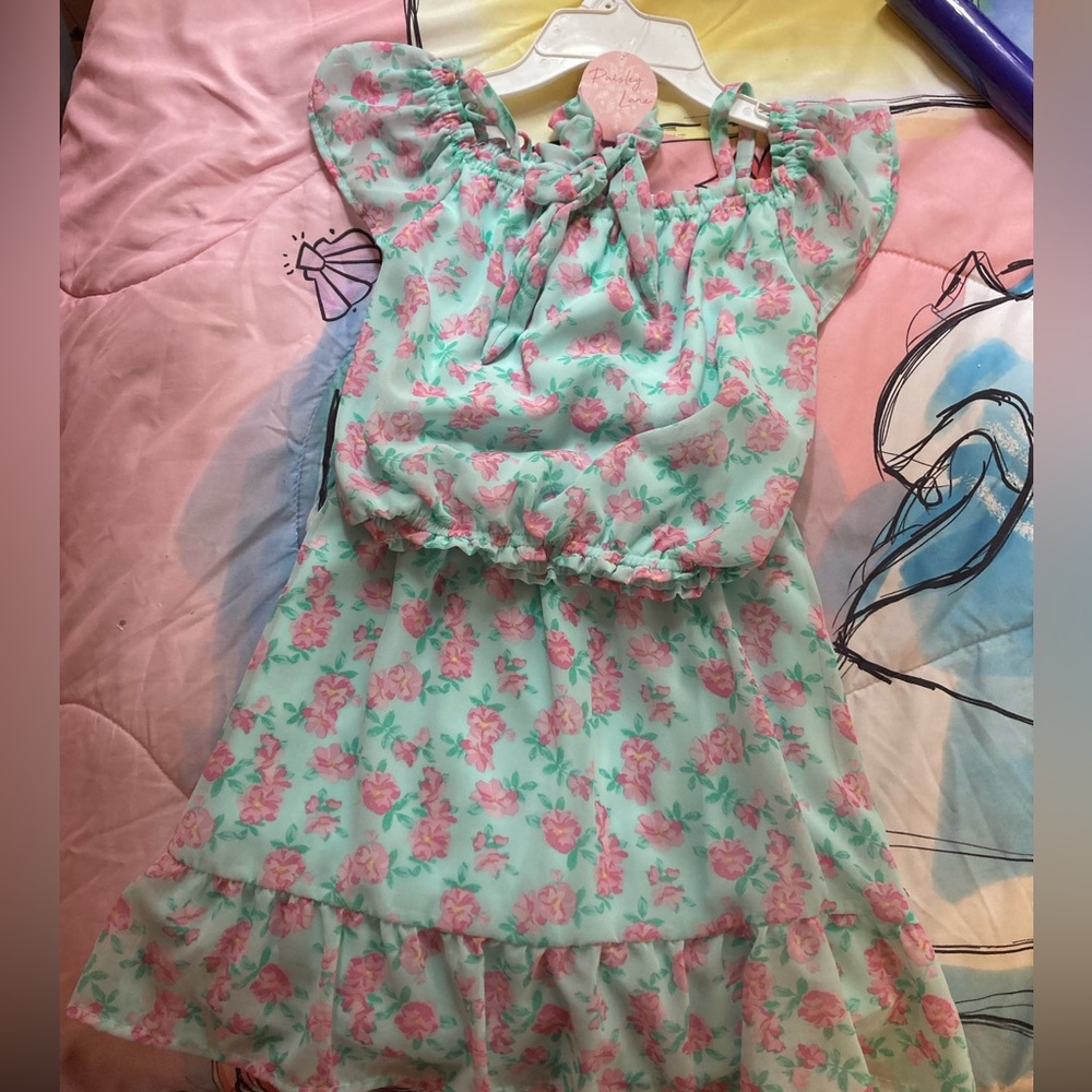 Girls skirt and shirt set size 7